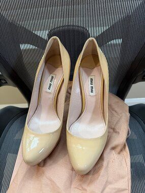 Miu Miu Cipria Nude Patent Leather Platform Pumps Block Heel 38.5 Box